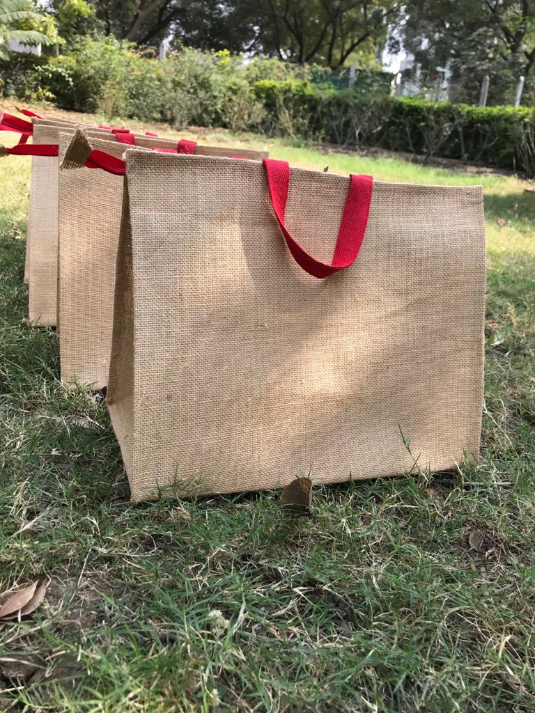 Laminated jute online bags