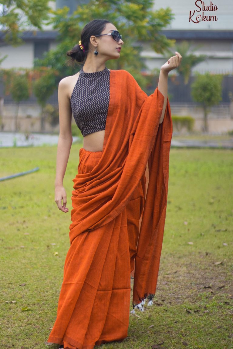 Striking Charcoal Grey Jamdani Saree with Orange Woven Butta & Pallu –  Thearyavart