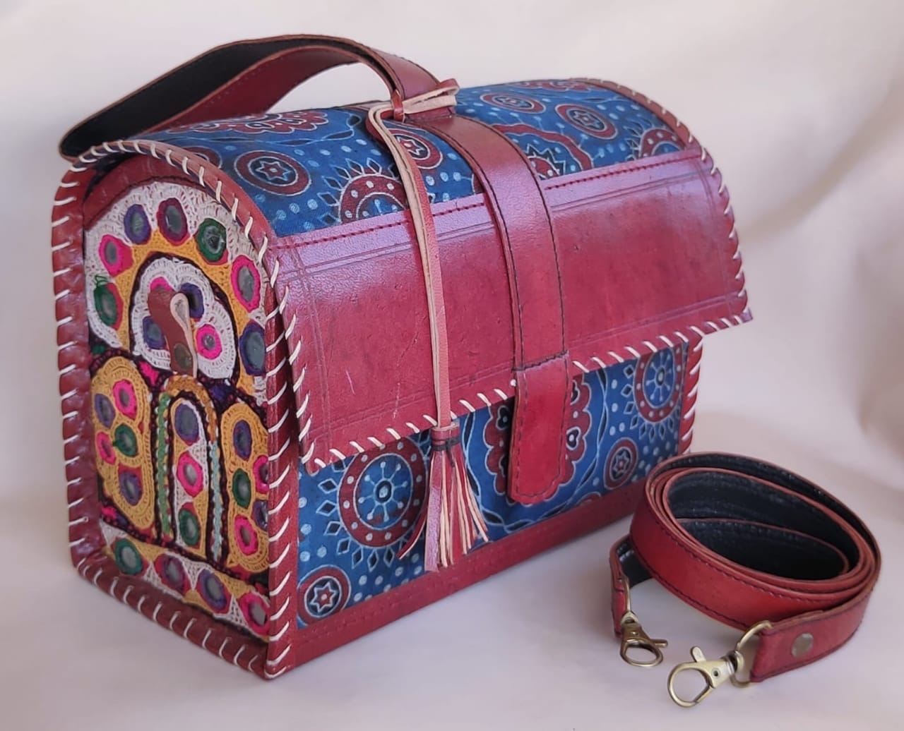 Odisha Handcrafted Tribal Art Women's Purse cum Sling Bag
